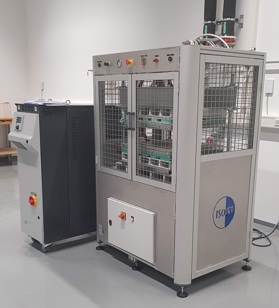 Les Machines pour injection RIM et RTM - ISOJET Équipements